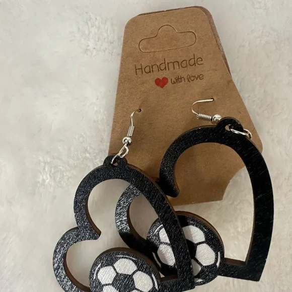 Gorgeous Earring Bundle - Picture 9 of 10